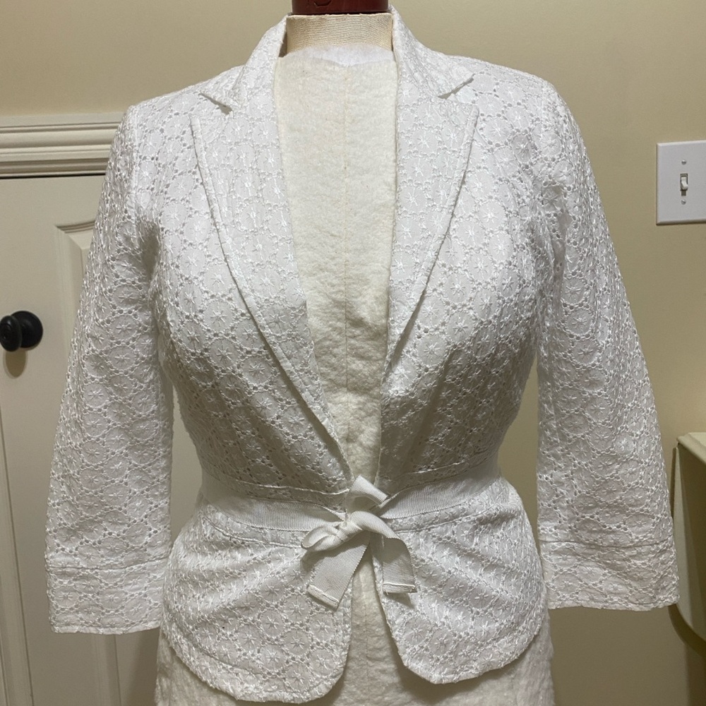 Chic White Eyelet Women's Blazer